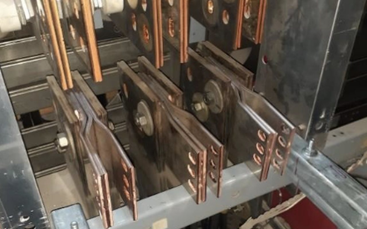 Fabricación de tableros eléctricos y barra de cobre